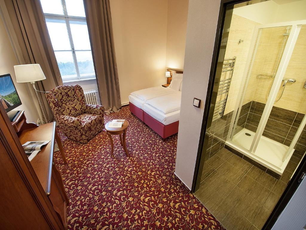 Ea Zamecky Hotel Hrubá Skála Quarto foto